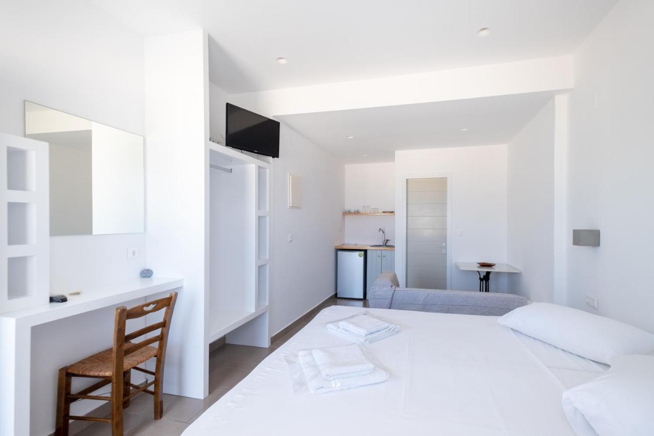 Lorenzo Studios And Suites Paros Náusza Kültér fotó